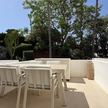 Townhouse Algarrobos بيت للعطل ماربيا